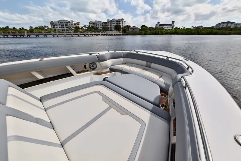 Slide: The Image of Boston Whaler 350 REALM 2025 - 33