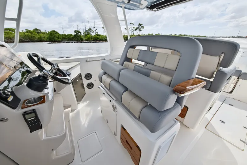 Slide: The Image of Boston Whaler 350 REALM 2025 - 63