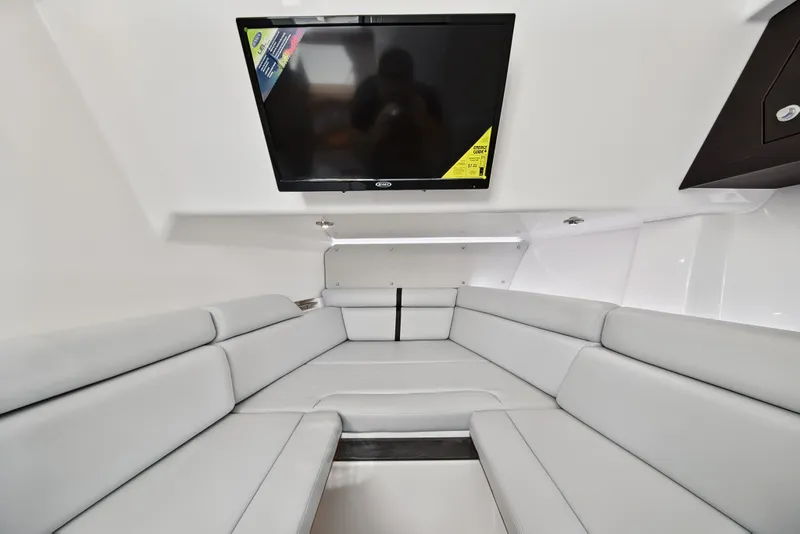 Slide: The Image of Boston Whaler 350 REALM 2025 - 23