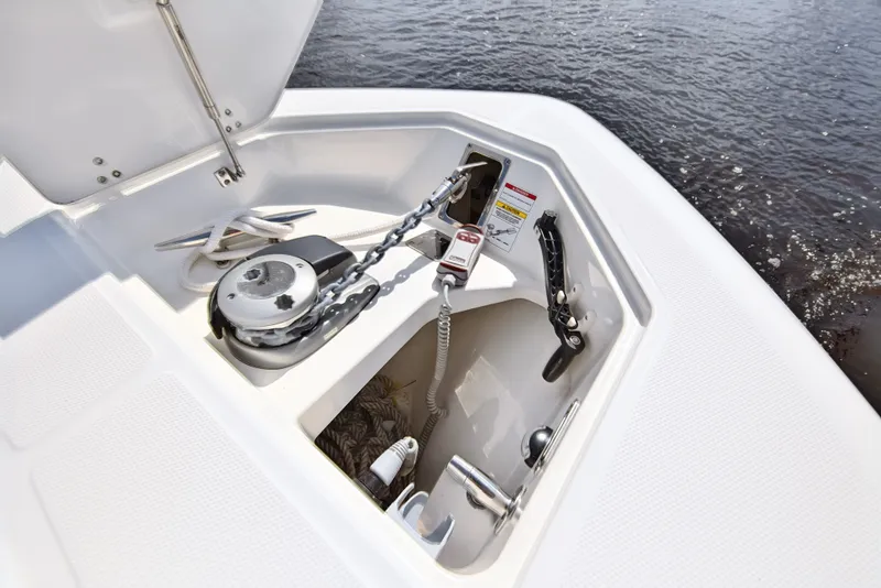 Slide: The Image of Boston Whaler 350 REALM 2025 - 31