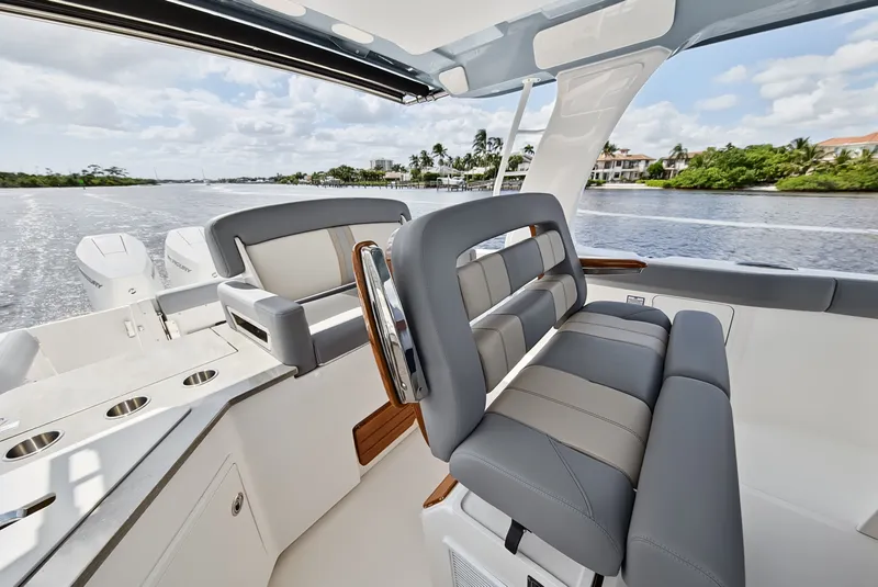 Slide: The Image of Boston Whaler 350 REALM 2025 - 68
