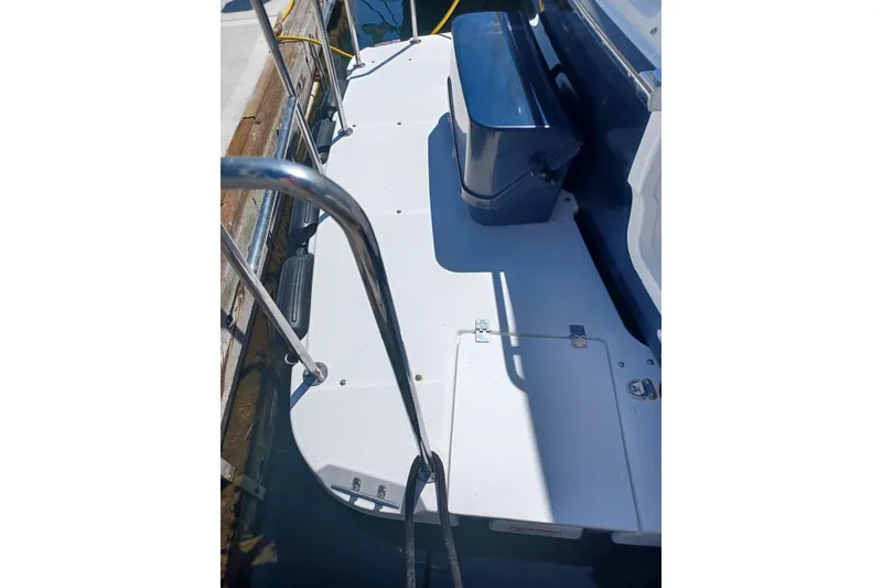 Slide: The Image of Ranger Tug R-31 CB 2018 - 6