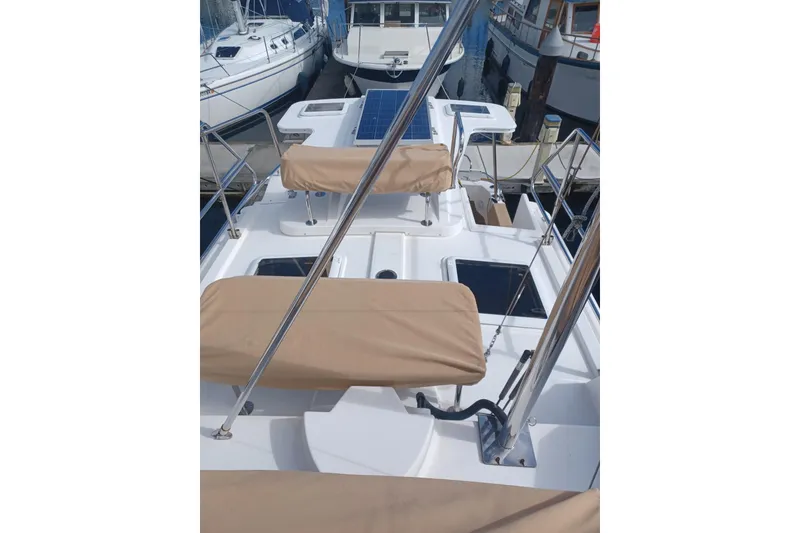 Slide: The Image of Ranger Tug R-31 CB 2018 - 5