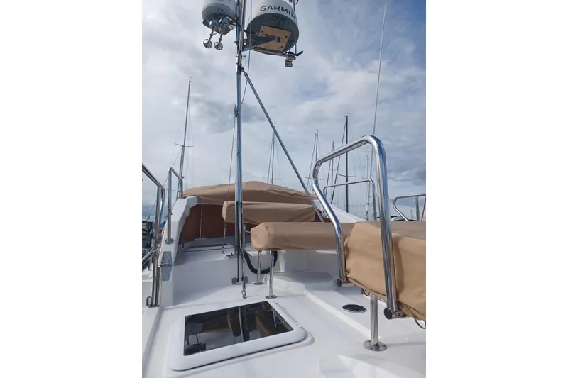 Slide: The Image of Ranger Tug R-31 CB 2018 - 4