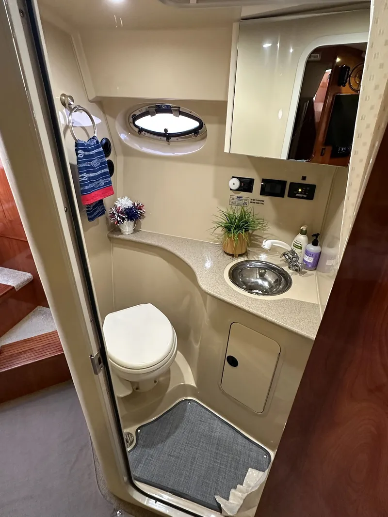 Slide: The Image of Cruisers 320 EXPRESS 2005 - 29