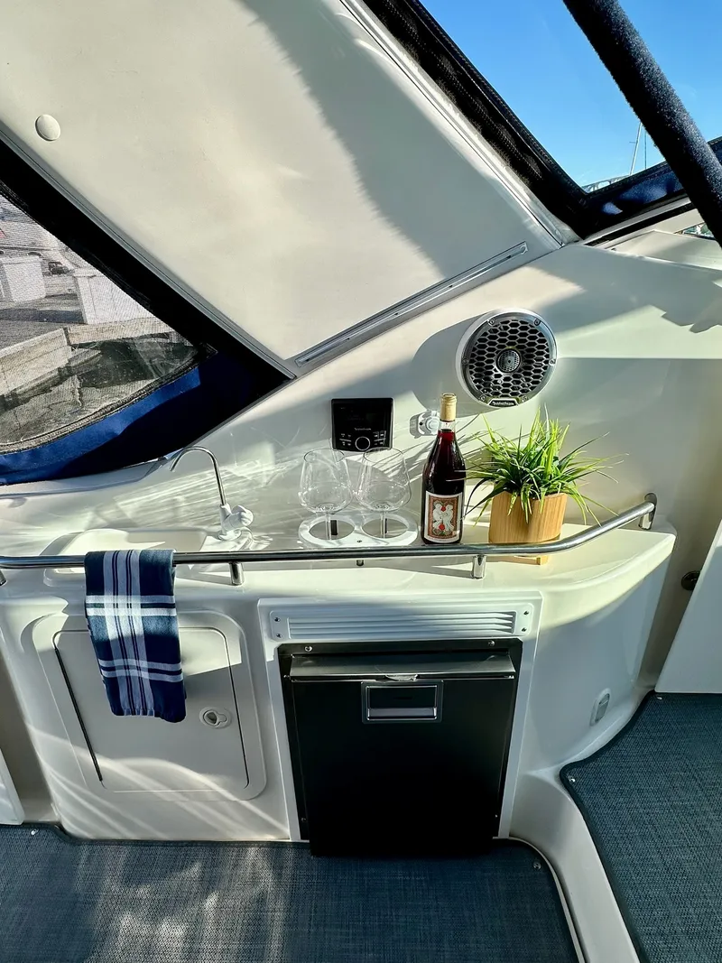 Slide: The Image of Cruisers 320 EXPRESS 2005 - 36