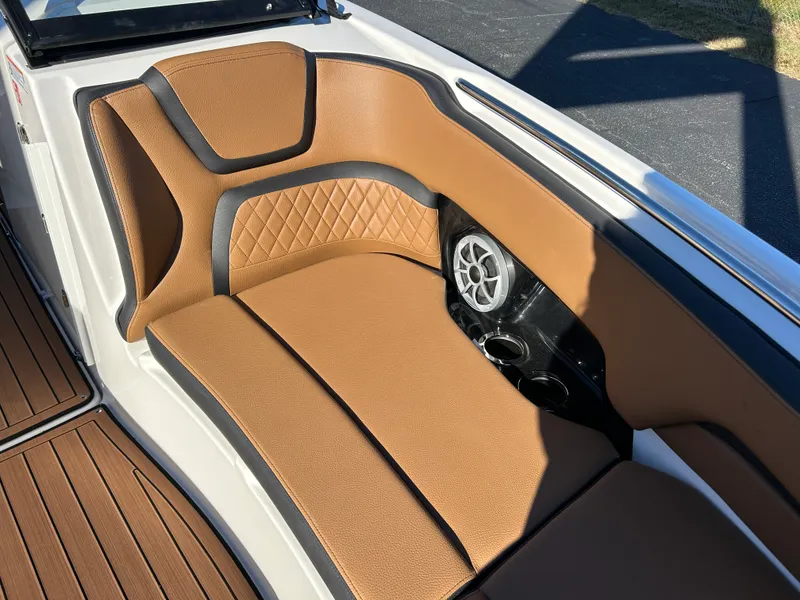 Slide: The Image of Yamaha 252SE 2027 - 19