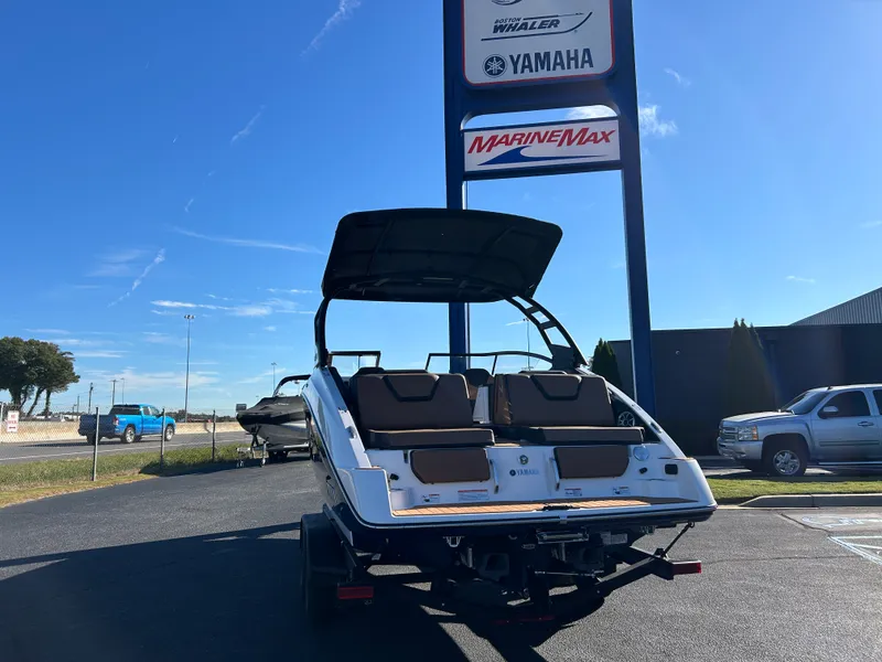 Slide: The Image of Yamaha 252SE 2027 - 3