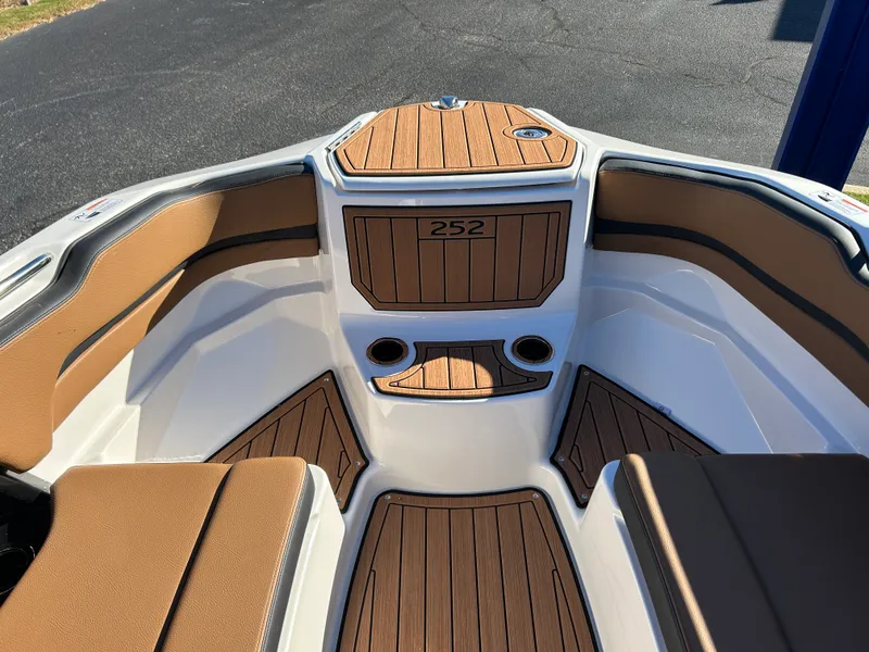 Slide: The Image of Yamaha 252SE 2027 - 29