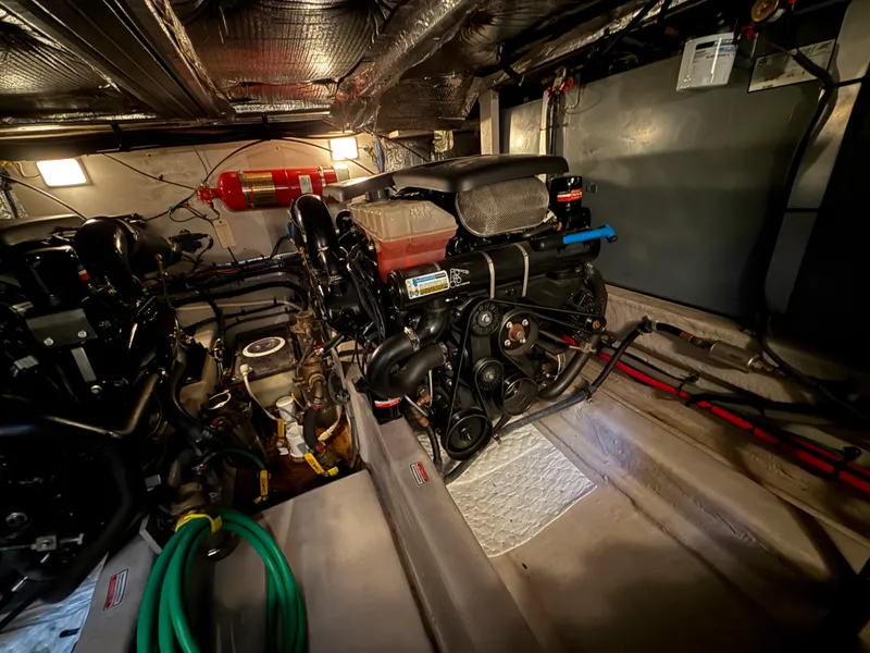 Slide: The Image of Sea Ray 390 MOTOR YACHT 2005 - 41