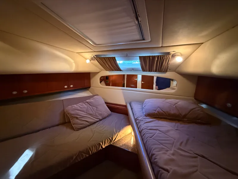 Slide: The Image of Sea Ray 390 MOTOR YACHT 2005 - 37