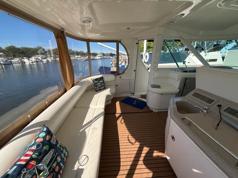 Slide: The Image of Sea Ray 390 MOTOR YACHT 2005 - 12