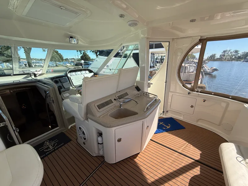 Slide: The Image of Sea Ray 390 MOTOR YACHT 2005 - 11