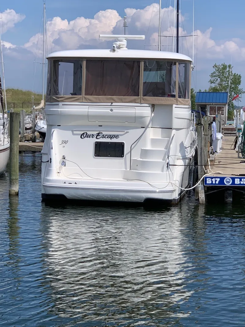 Slide: The Image of Sea Ray 390 MOTOR YACHT 2005 - 1