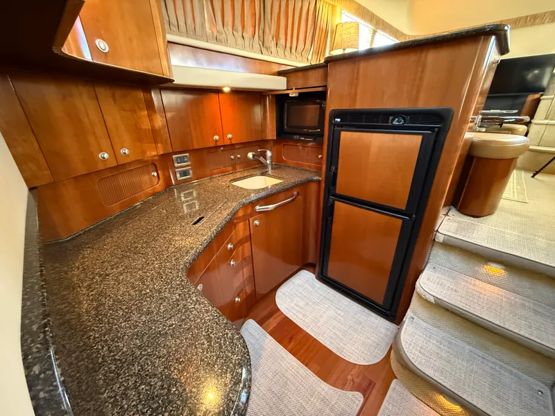 Slide: The Image of Sea Ray 390 MOTOR YACHT 2005 - 29