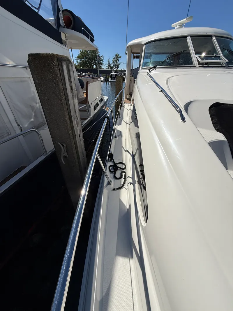 Slide: The Image of Sea Ray 390 MOTOR YACHT 2005 - 5
