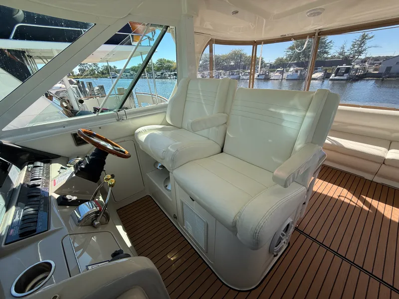 Slide: The Image of Sea Ray 390 MOTOR YACHT 2005 - 19