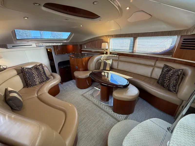 Slide: The Image of Sea Ray 390 MOTOR YACHT 2005 - 22