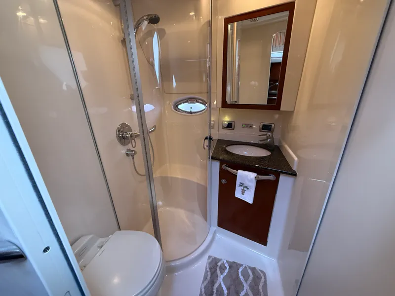 Slide: The Image of Sea Ray 390 MOTOR YACHT 2005 - 30