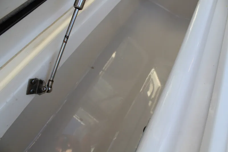 Slide: The Image of Boston Whaler 280 VANTAGE 2023 - 41