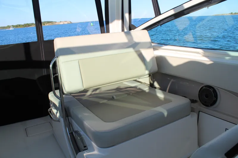 Slide: The Image of Boston Whaler 280 VANTAGE 2023 - 22