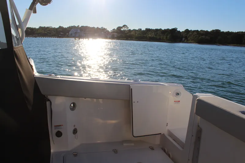 Slide: The Image of Boston Whaler 280 VANTAGE 2023 - 34