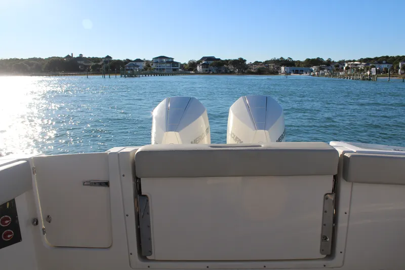 Slide: The Image of Boston Whaler 280 VANTAGE 2023 - 13