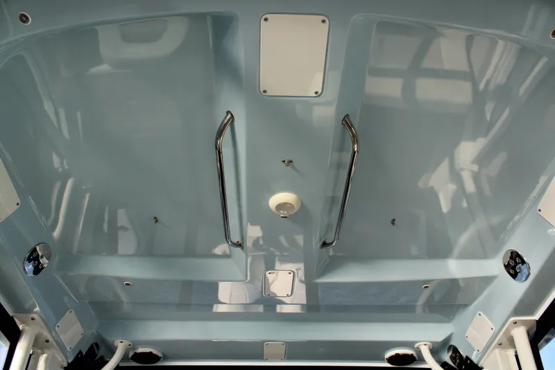 Slide: The Image of Boston Whaler 280 VANTAGE 2023 - 30