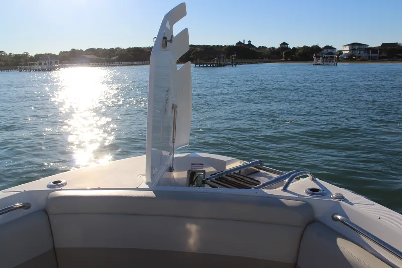 Slide: The Image of Boston Whaler 280 VANTAGE 2023 - 17