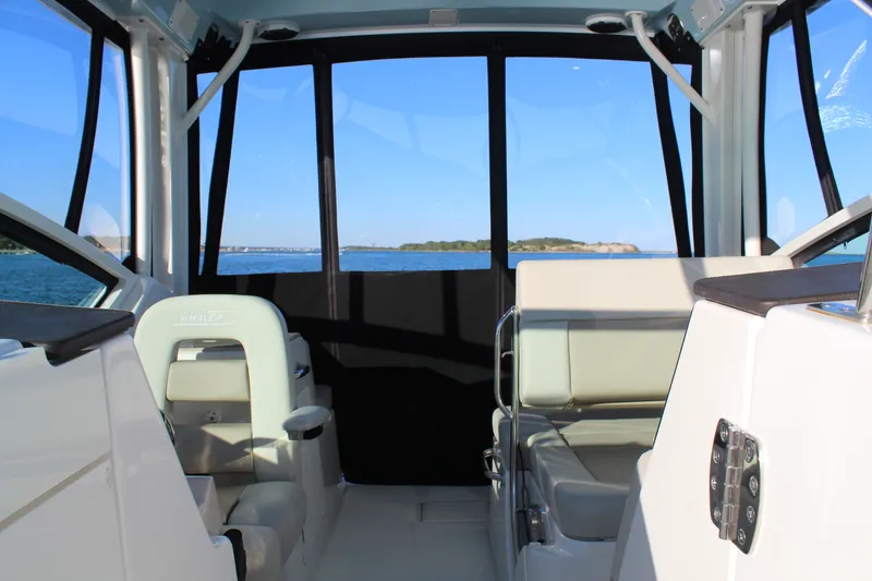 Slide: The Image of Boston Whaler 280 VANTAGE 2023 - 21