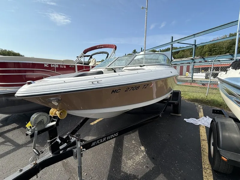 Slide: The Image of Four Winns H180 2009 - 5