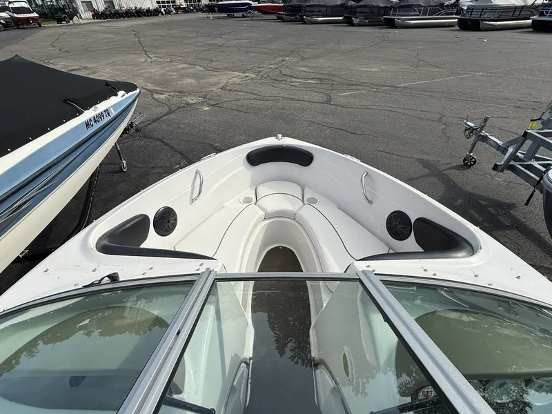 Slide: The Image of Four Winns H180 2009 - 6