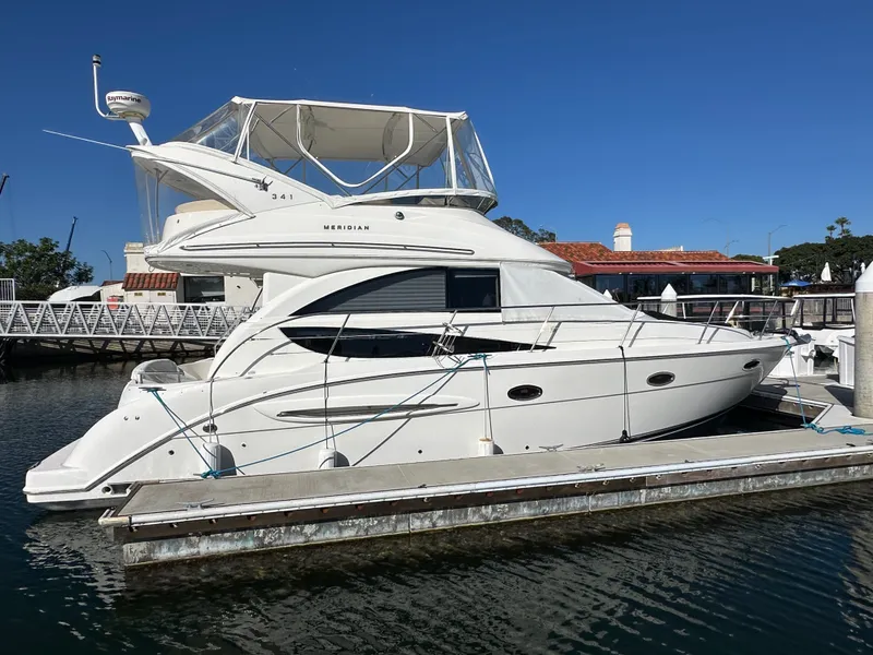 The Image of Meridian 341 SEDAN 2012 - 0