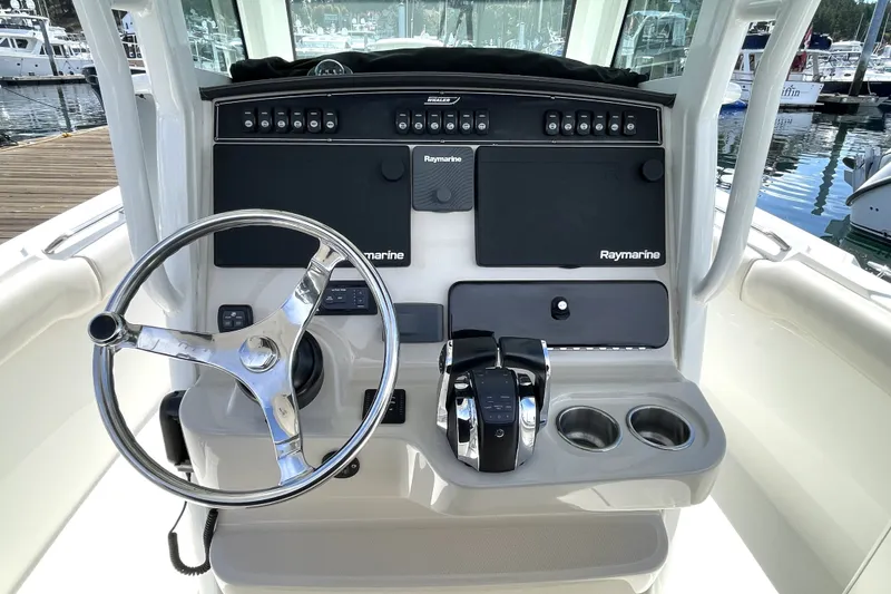 Slide: The Image of Boston Whaler 280 Outrage 2018 - 14