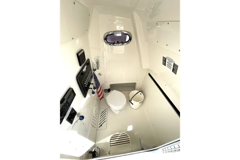 Slide: The Image of Boston Whaler 280 Outrage 2018 - 18