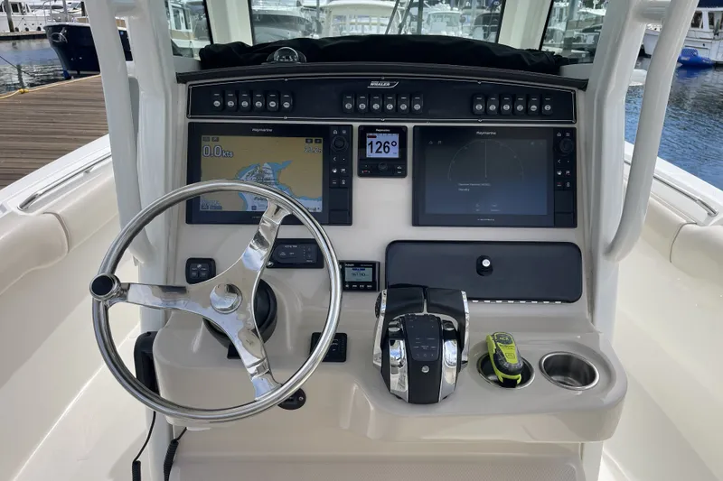 Slide: The Image of Boston Whaler 280 Outrage 2018 - 13