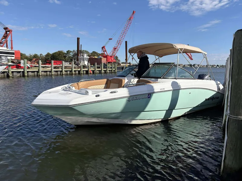Slide: The Image of NauticStar 223 DC 2024 - 9