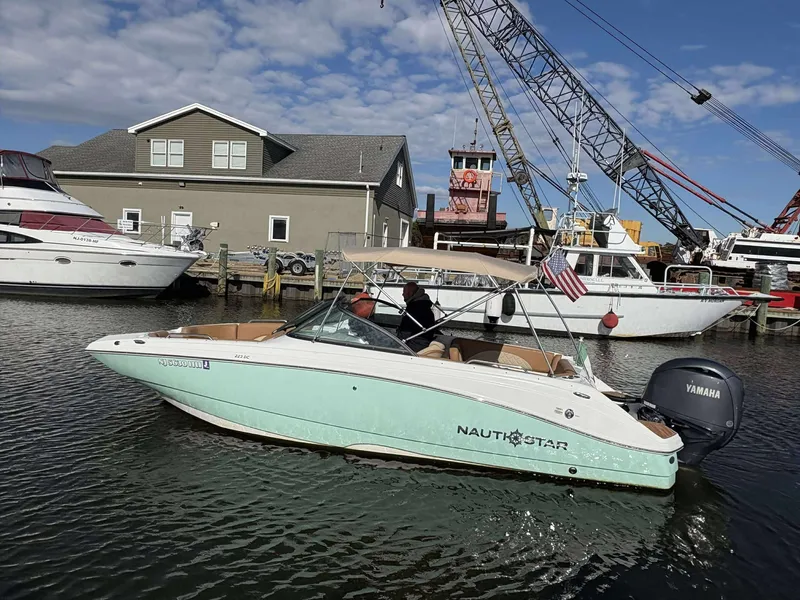 Slide: The Image of NauticStar 223 DC 2024 - 16