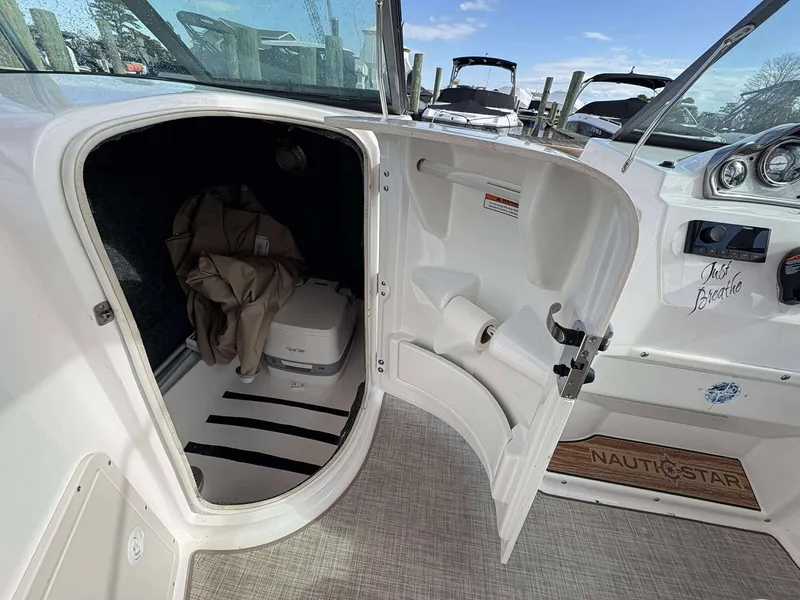 Slide: The Image of NauticStar 223 DC 2024 - 18