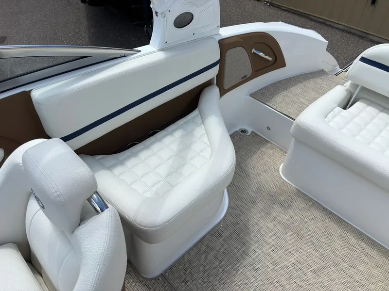 Slide: The Image of Cobalt Boats R5 Surf 2018 - 9