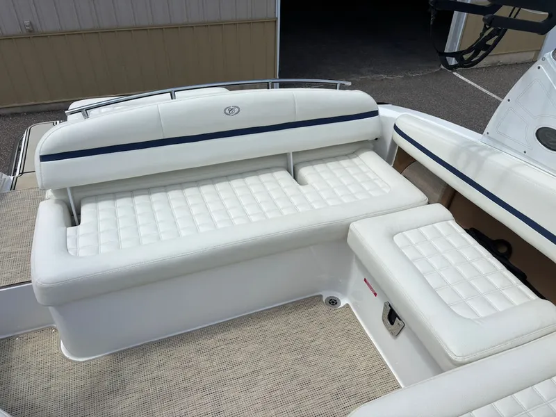 Slide: The Image of Cobalt Boats R5 Surf 2018 - 8