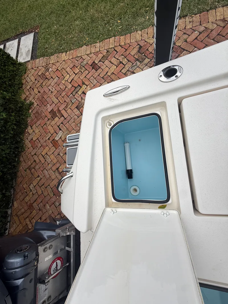Slide: The Image of Pathfinder 2500 HYBRID 2023 - 27