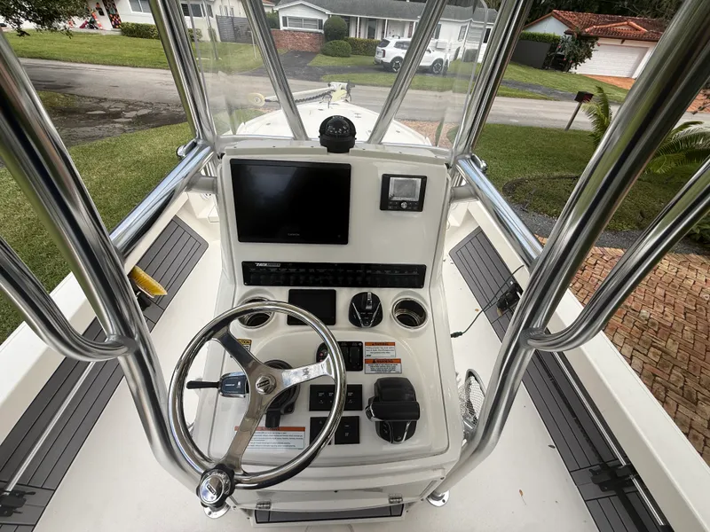 Slide: The Image of Pathfinder 2500 HYBRID 2023 - 17