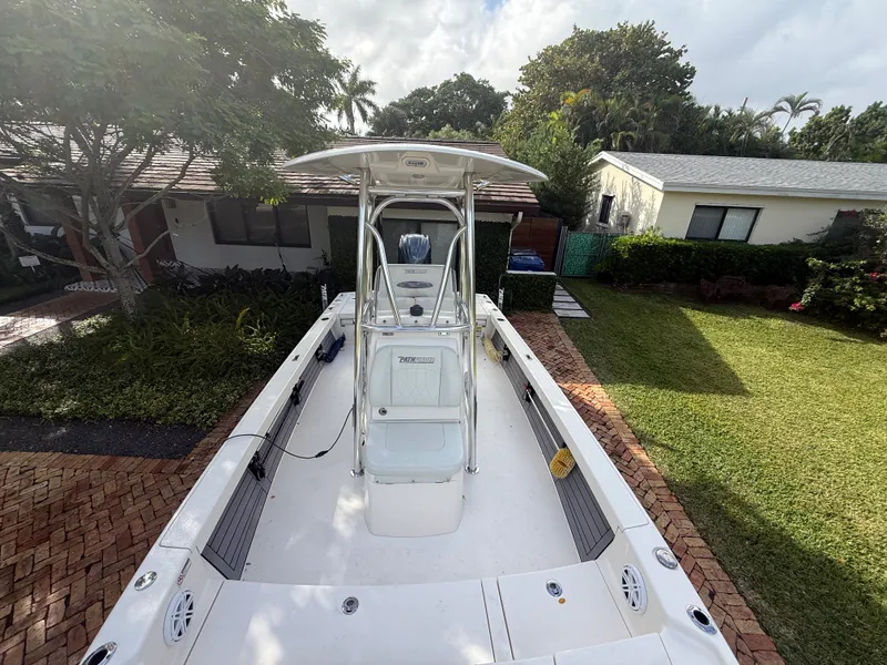 Slide: The Image of Pathfinder 2500 HYBRID 2023 - 36