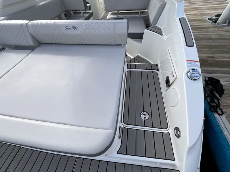 Slide: The Image of Sea Ray SDX 250 Outboard 2027 - 7
