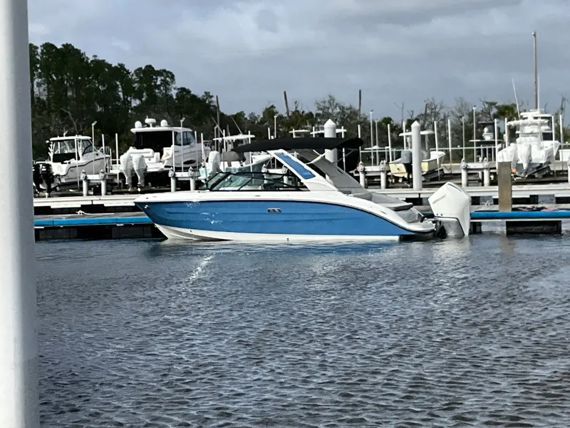 Slide: The Image of Sea Ray SDX 250 Outboard 2027 - 1