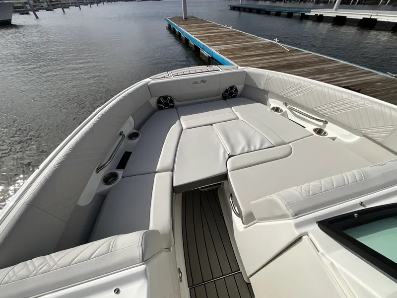 Slide: The Image of Sea Ray SDX 250 Outboard 2027 - 19