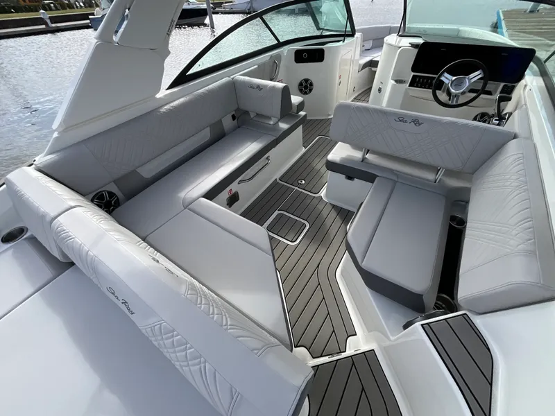 Slide: The Image of Sea Ray SDX 250 Outboard 2027 - 11