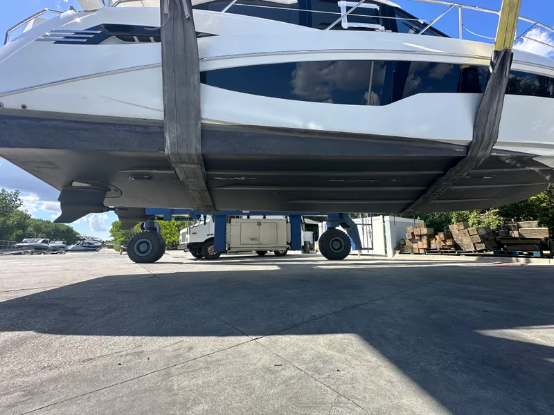 Slide: The Image of Galeon 425 HTS 2019 - 17