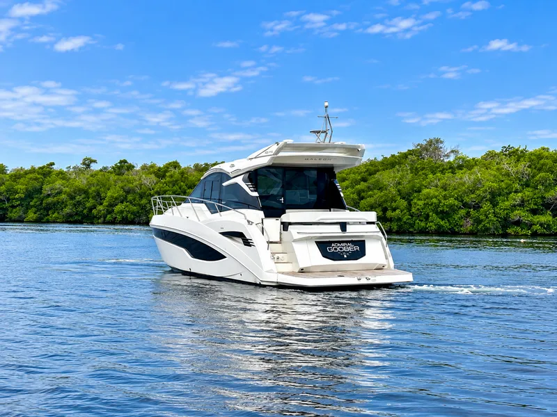 Slide: The Image of Galeon 425 HTS 2019 - 6